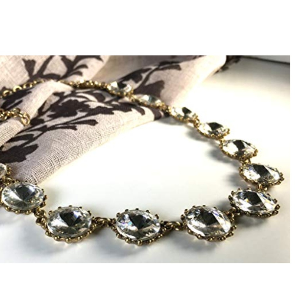 BRAND NEW Sparkle Circle Necklace - Picture 4 of 4